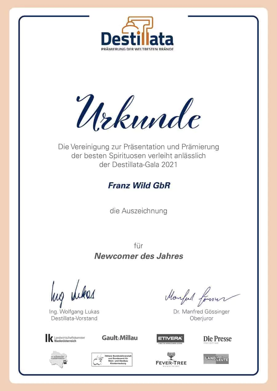 3.-Bild-Destillata-2021 Urkunde an die Franz Wild GbR als Newcomer des Jahres bei der Destillata-Gala 2021, überreicht von der Vereinigung zur Präsentation und Prämierung der besten Spirituosen.